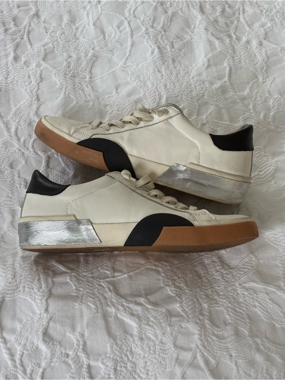 Women’s Dolce Vita Zina White Leather Sneakers with Black Accents Size 8.5